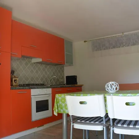 Lejlighed Fan Sard Bilo Con Giardino E Veranda 5 Pe Fbu-gre01 Tanaunella
