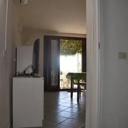Fan Sard Bilo Con Giardino E Veranda 5 Pe Fbu-gre01 Lejlighed